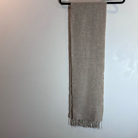 JOHNSTONS 100% Lambswool Fringed Neutral Scarf Oatmeal Light Beige Colour - Picture 4 of 5